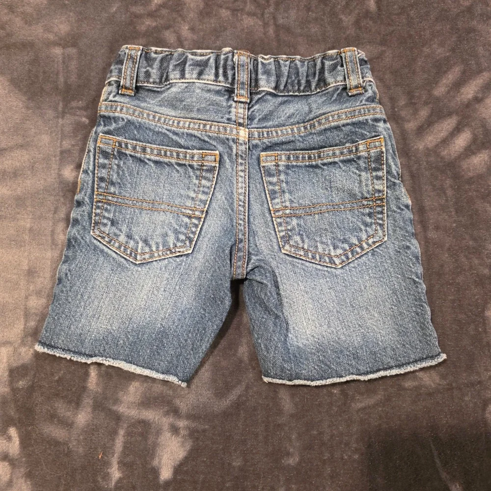 OshKosh B'gosh Boys 2T Distressed Denim Cut Off Shorts Medium Wash Blue